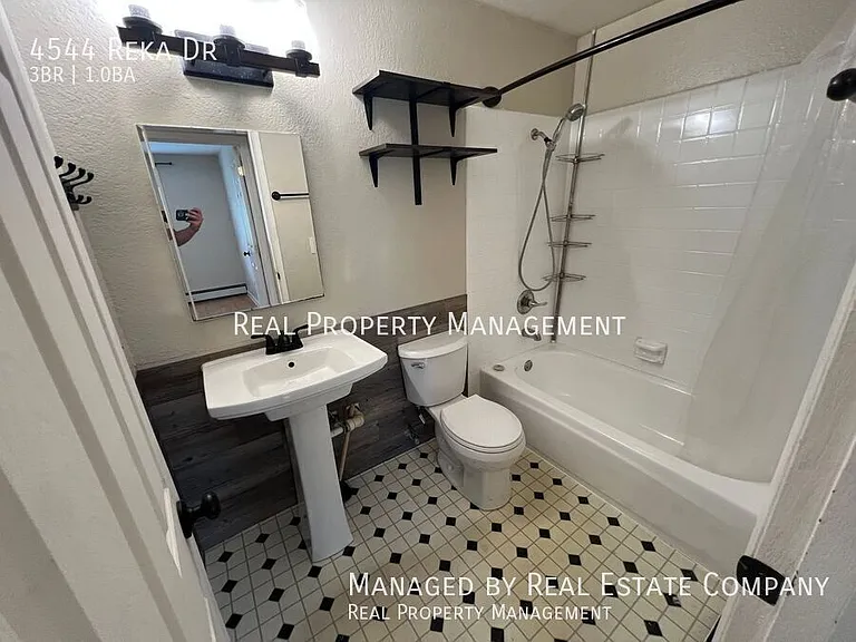 4544 Reka Dr — Photo 9