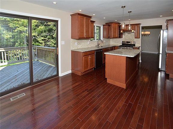 4th image of 3109 Hope Ct