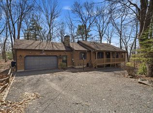 109 Banbury Dr, Bushkill, PA 18324