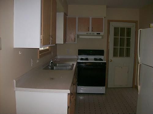 4th image of 30 E La Claire St