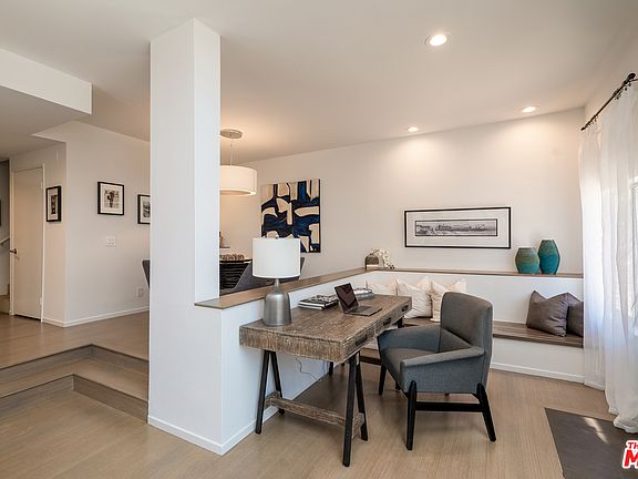 5th image of 514 S Barrington Ave APT 111