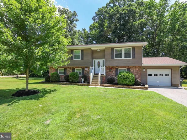 21700 Endeavor St, Lexington Park, MD 20653
