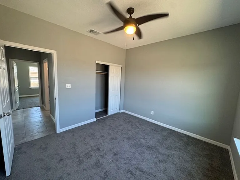 202 Colonial — Photo 8