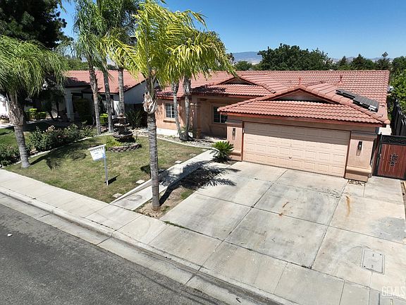 2nd image of 709 Calle Del Sol St