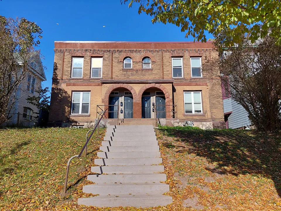 2617-2619 W 3rd St