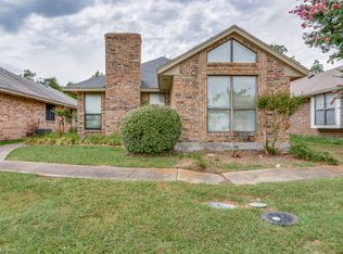 801 Winding Creek Dr, Mesquite, TX 75149