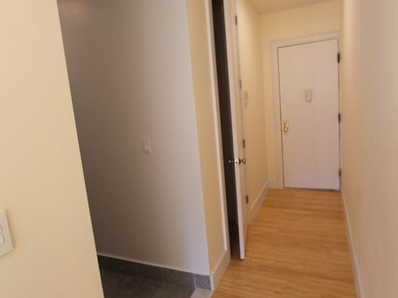 3rd image of 66 Saint Nicholas Pl APT A23