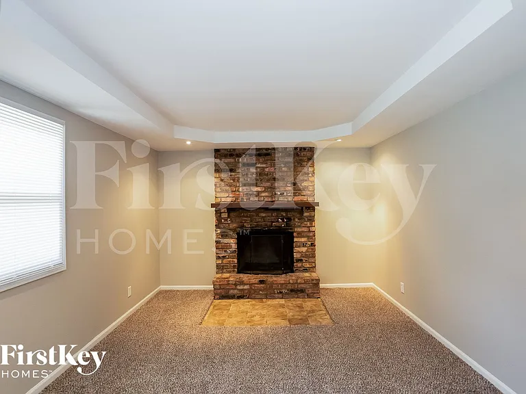 4438 Windsor Rd — Photo 3