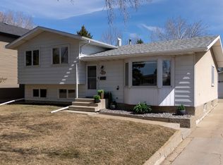 78 Greystone Cres, Strathcona County, AB T8A 3E6