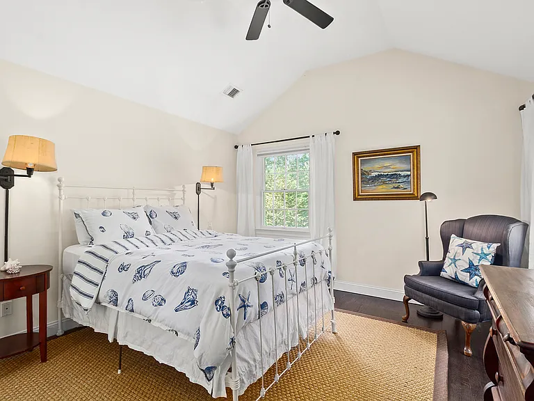 15 Mulford Ave — Photo 16