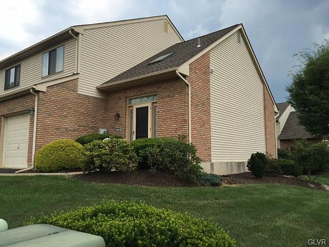 1st image of 3248 Oakland Square Dr