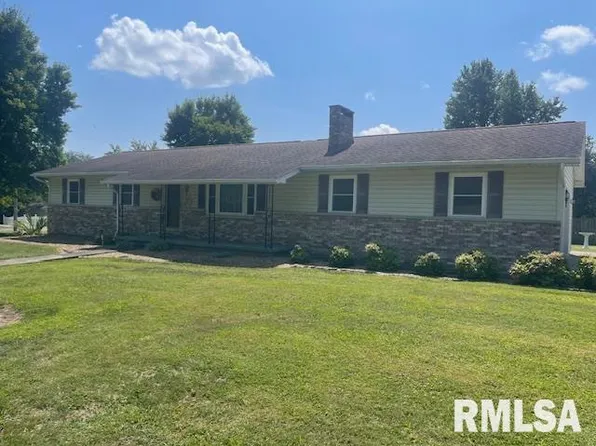 607 E 15th St, Johnston City, IL 62951