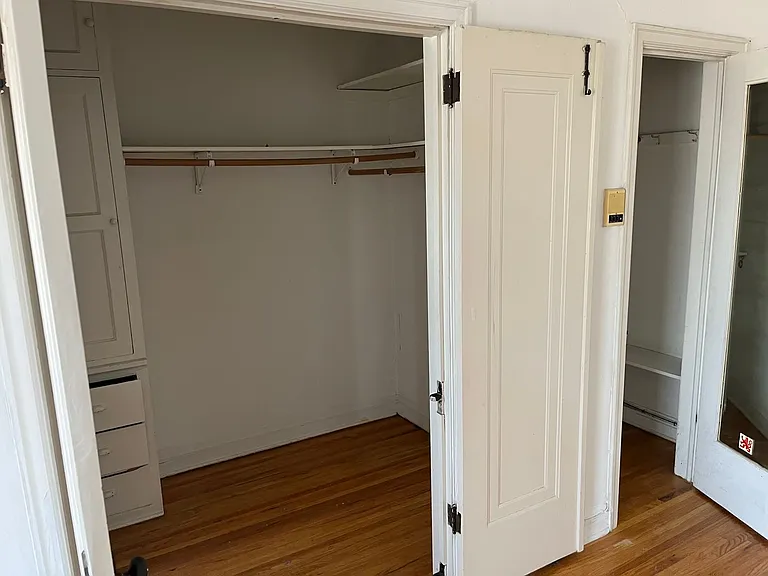 2552 Garfield Ave S — Photo 10