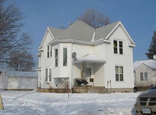 1034 W 6th St, Waterloo, IA 50702