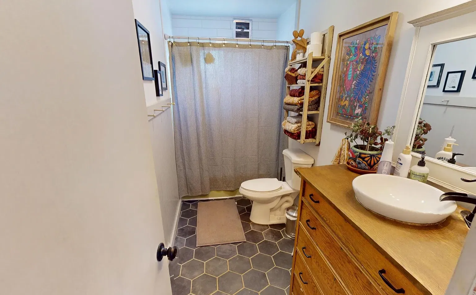 2 bed, 1950 sqft, $2,500 — Photo 4