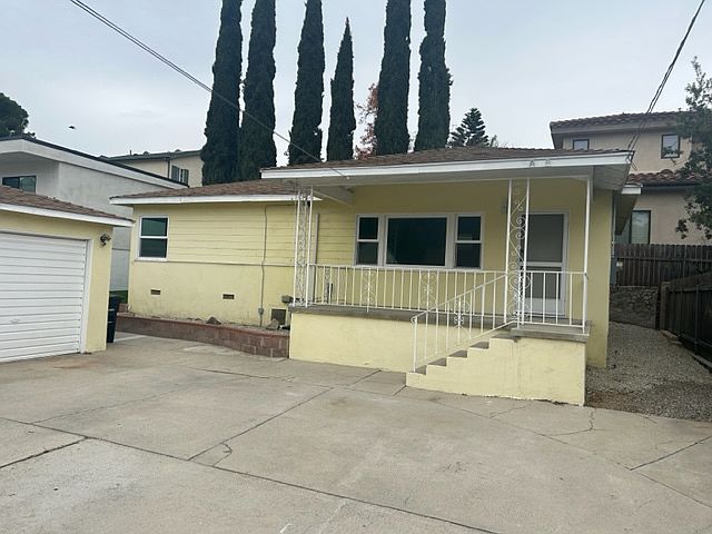 1st image of 2637 Hermosa Ave #1/2