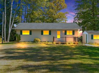 6240 Lakeshore Rd N, Palms, MI 48465
