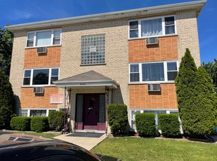 9599 Maple Dr, Des Plaines, IL 60018
