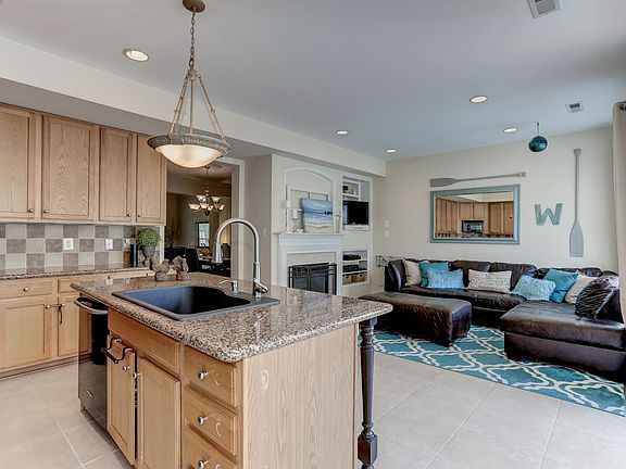 3rd image of 42483 Regal Wood Dr