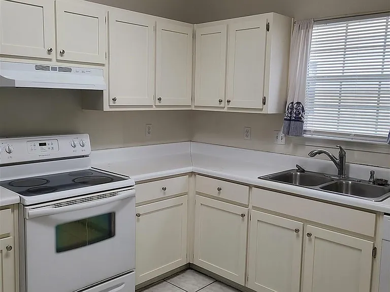 112 Mirabelle Cir — Photo 6