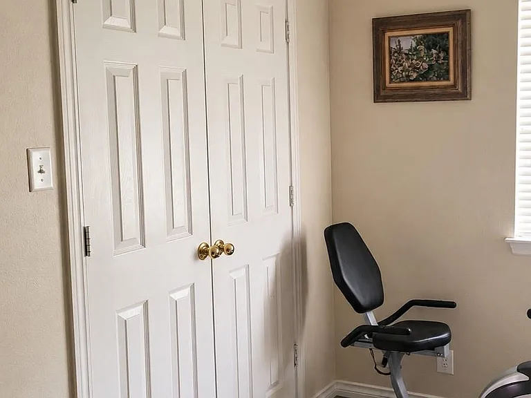 937 Crepe Myrtle St — Photo 4