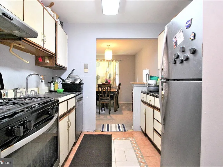 1914 Wilson Ln #204 — Photo 7