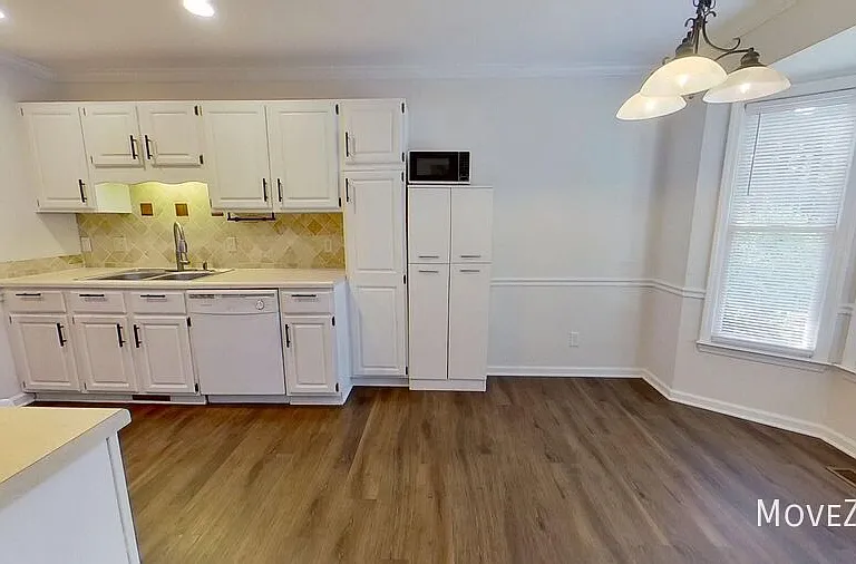 5622 Darrow Dr — Photo 8