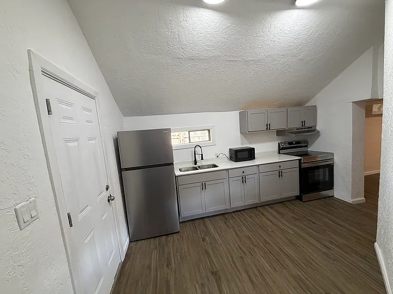 1507 NW Columbia Ave #B — Photo 5