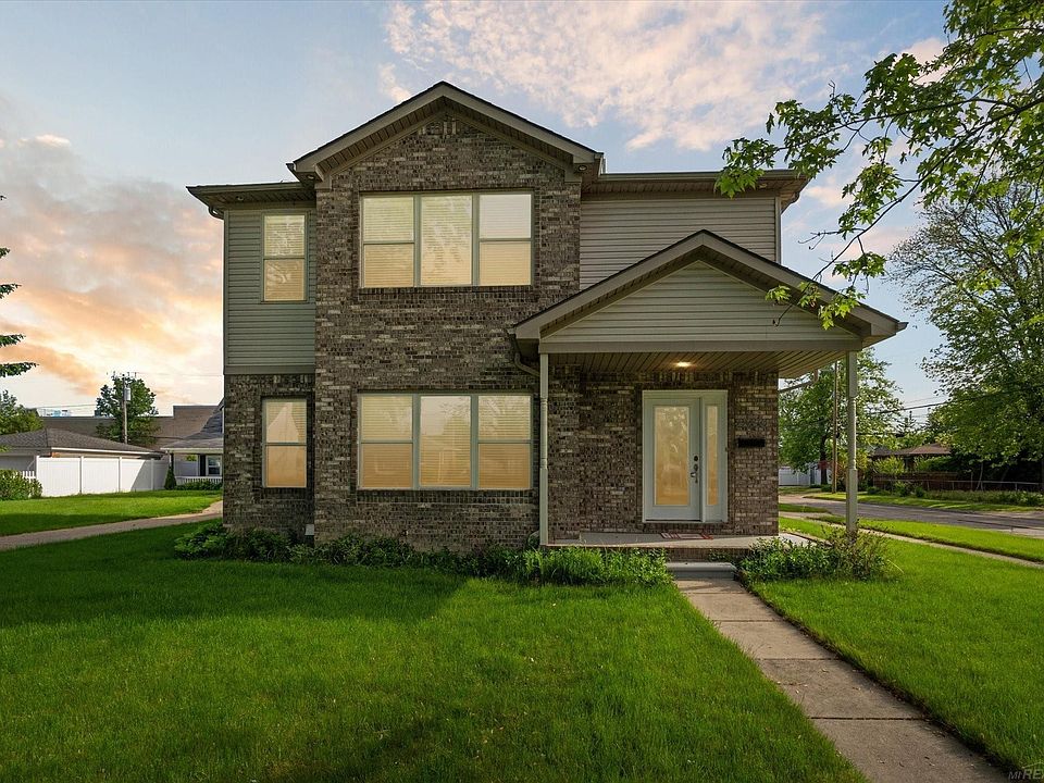 1st image of 22439 Clairwood St