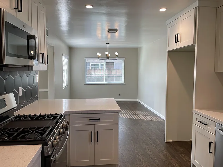 2634 Balfour Ave — Photo 33