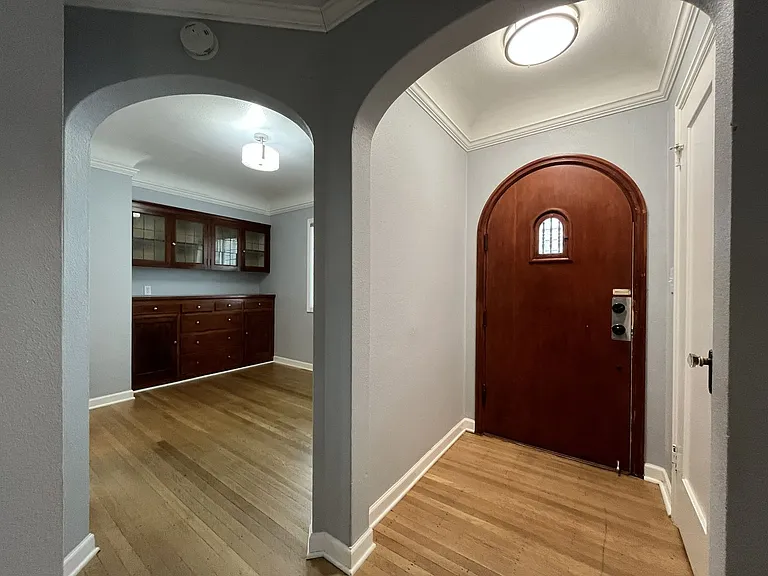 13208 NE Glisan St — Photo 12