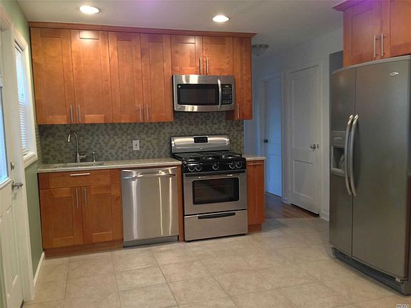 2nd image of 203 Lawrence St