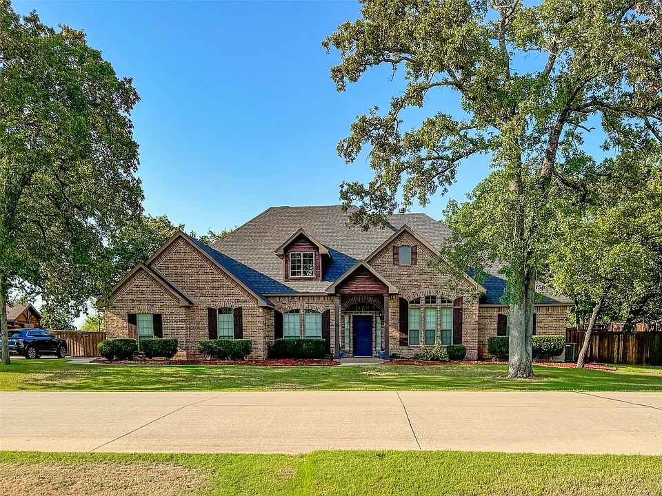 1st image of 208 Woodland Dr