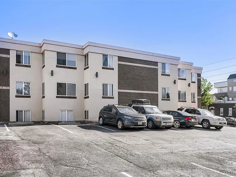 2345 N Clay St #102 — Photo 24