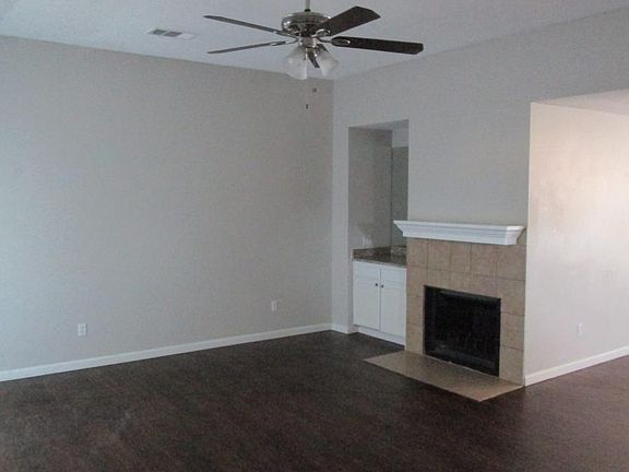 3rd image of 422 Betsy Ross Dr