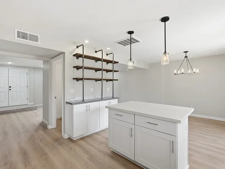 5069 N Granite Reef Rd — Photo 4
