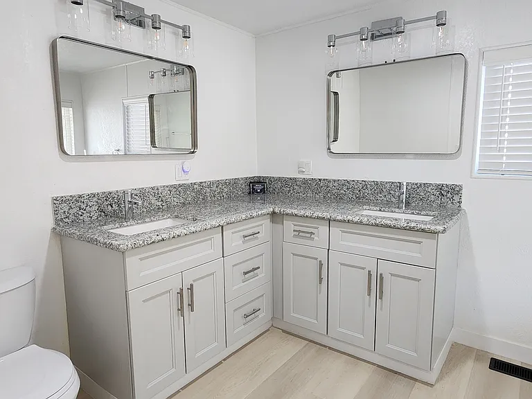 Rosedale Dr — Photo 21