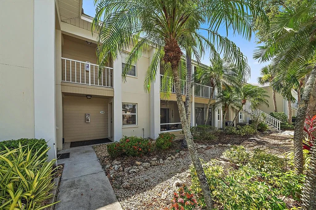 3 bed, 2.0 bath, 1386 sqft, $4,500 — Photo 1