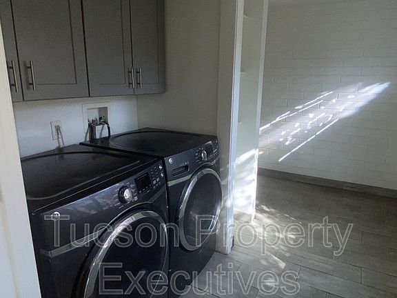 5th image of 1421 E Drachman St #D