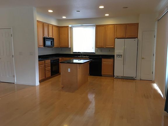 4th image of 4133 Penny Ln