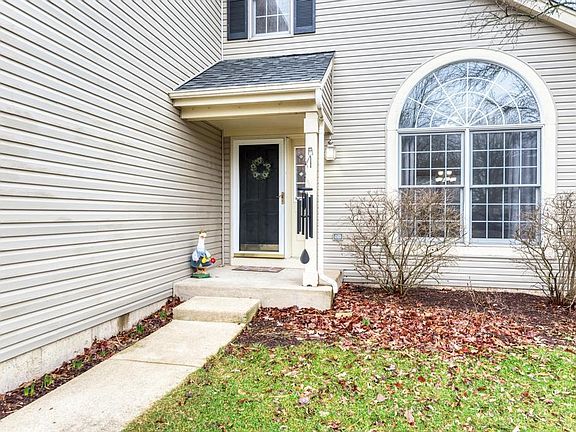 2nd image of 460 Springwood Ln