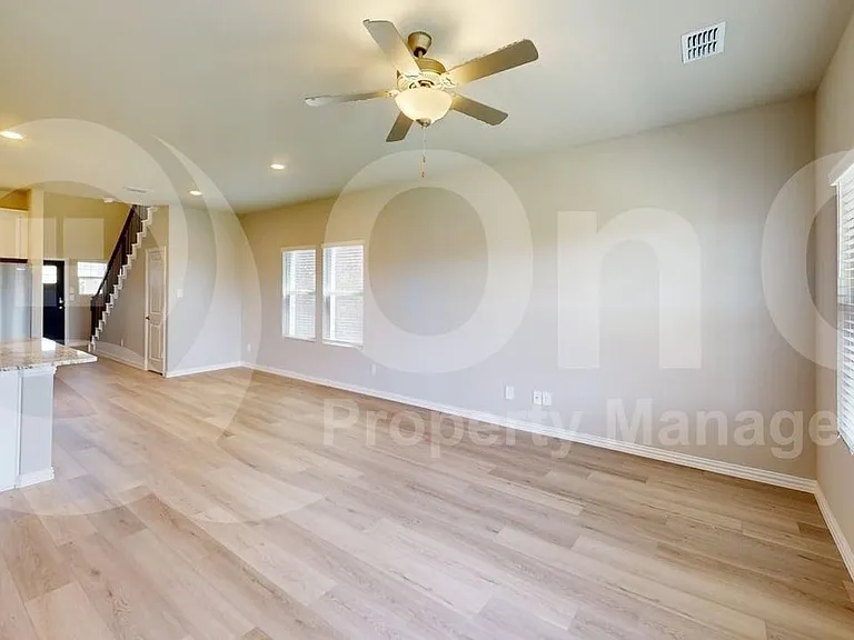 517 Ridgedale Dr — Photo 6