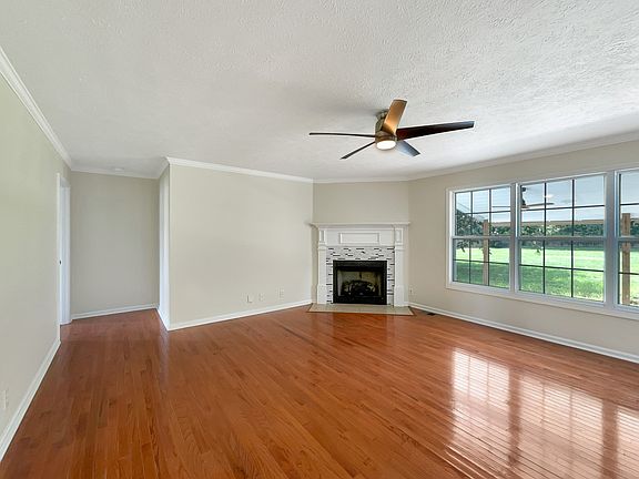 4th image of 1036 Glenhurst Way