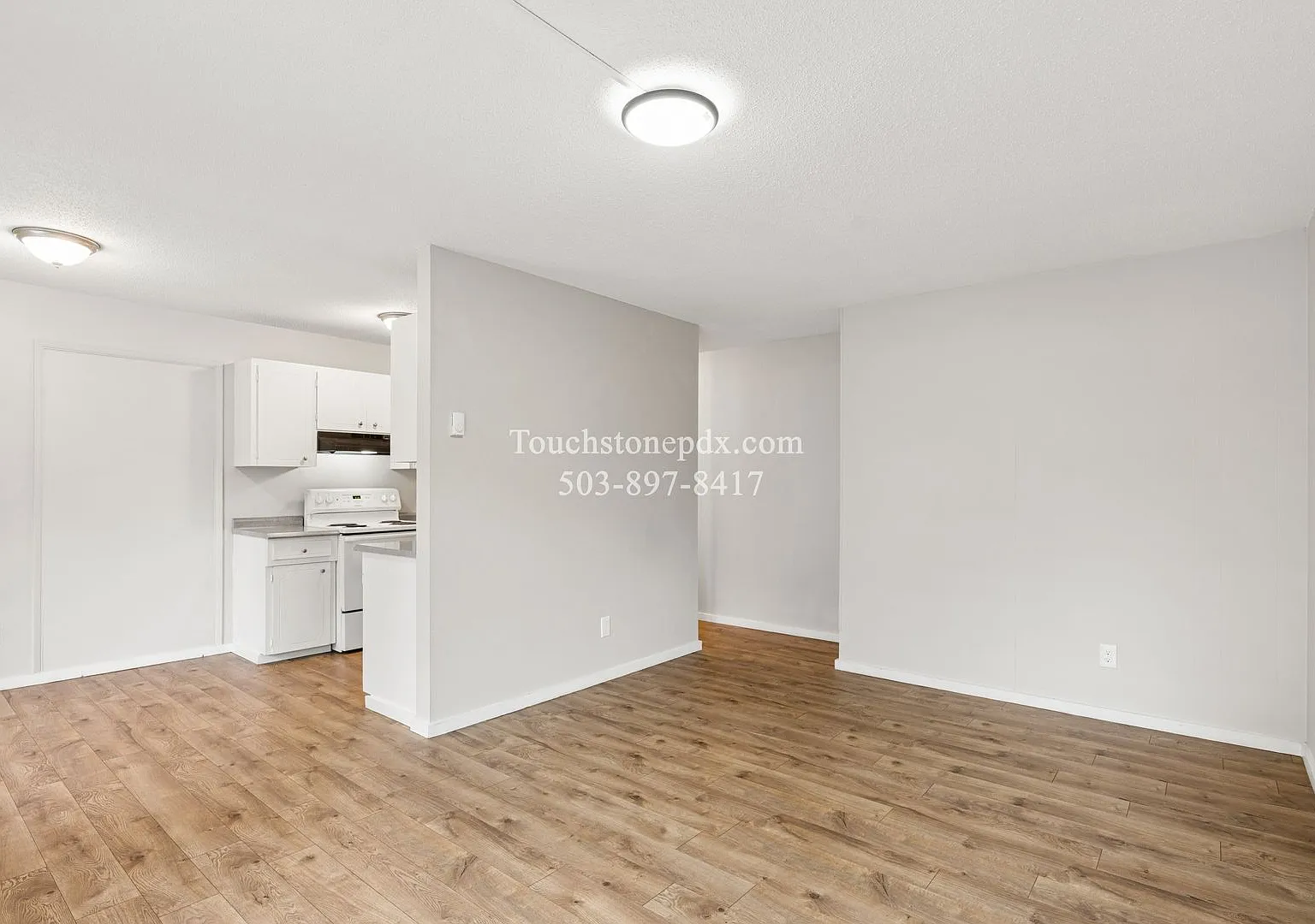 Charming 1-Bedroom Apartment with Parking! — Photo 4