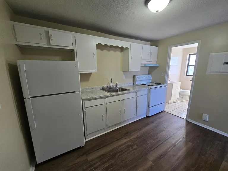 110 Maltby St #12B — Photo 1