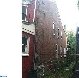 2nd image of 696 Southard St