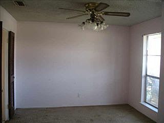 3rd image of 1722 Goliad Dr