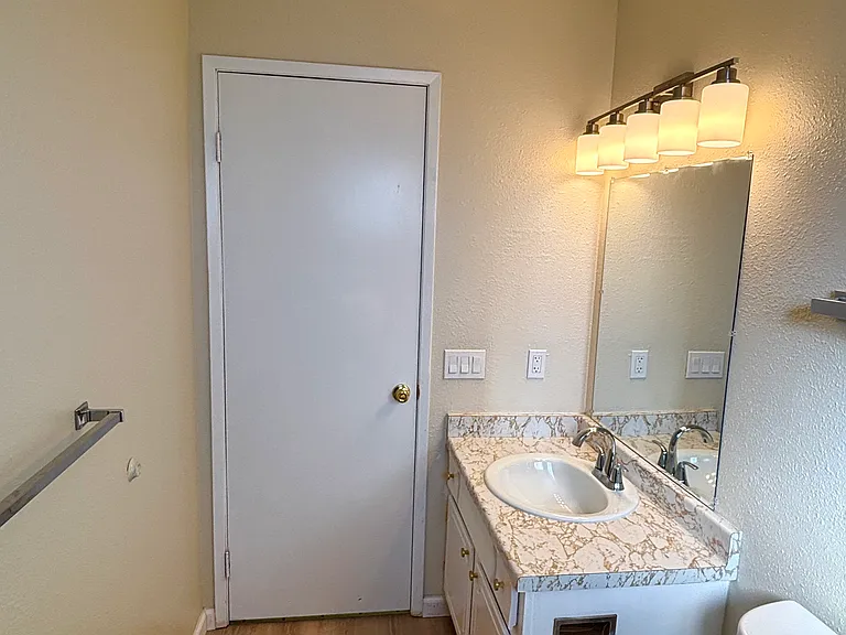 3 Lewis Ave #5 — Photo 14