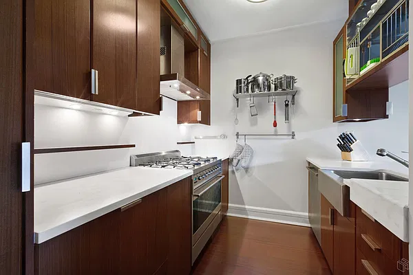 Rented by Halstead Real Estate | media 28