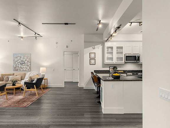 5th image of 7800 SE 27th St Unit 201